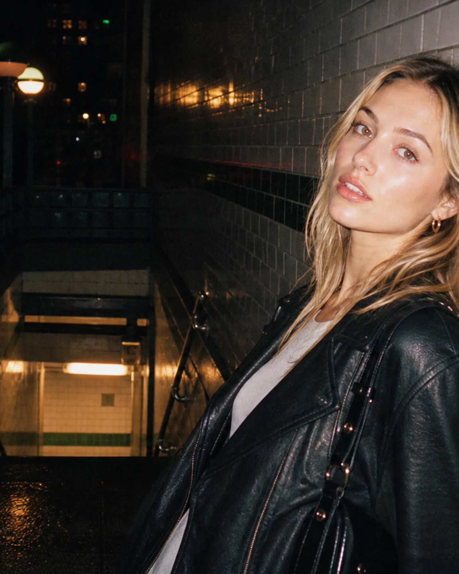 Aesthetic instagram flash filter with glossy highlights and dark falloff